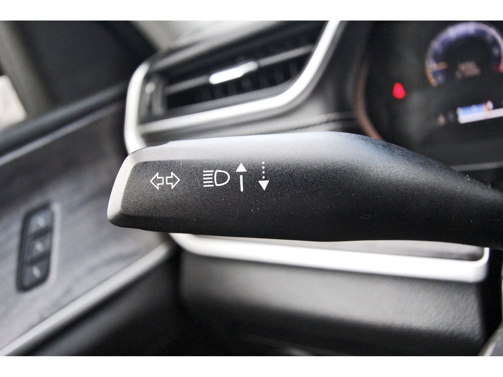 Used 2023 Jeep Grand Cherokee L Limited w/ Luxury Tech Group II image 22