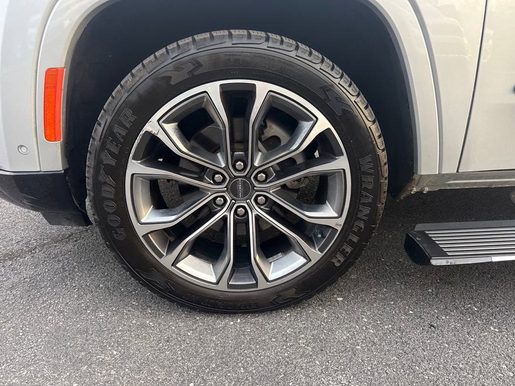 Used 2024 Jeep Grand Wagoneer Series III w/ Flexible Seating Group image 25