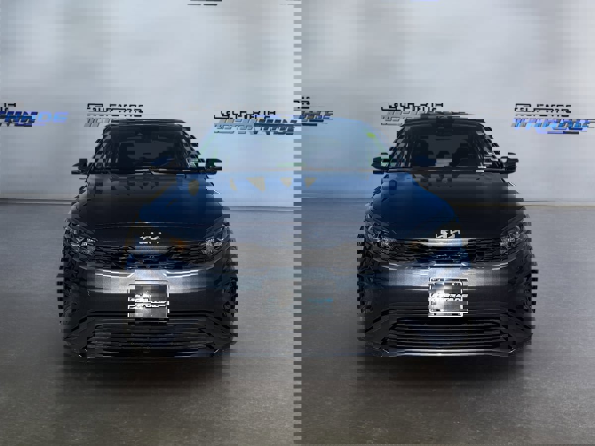 Used 2022 Kia Forte LXS w/ LXS Technology Package image 2