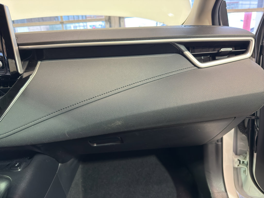 Used 2022 Toyota Corolla XLE FWD image 24