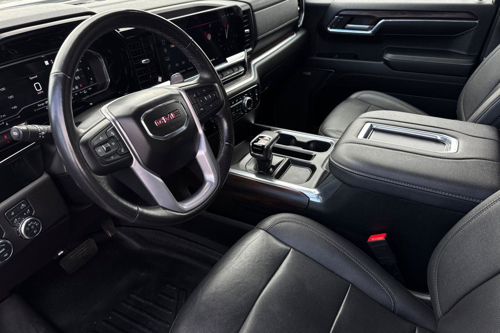 Used 2022 GMC Sierra 1500 SLT w/ SLT Convenience Package image 2