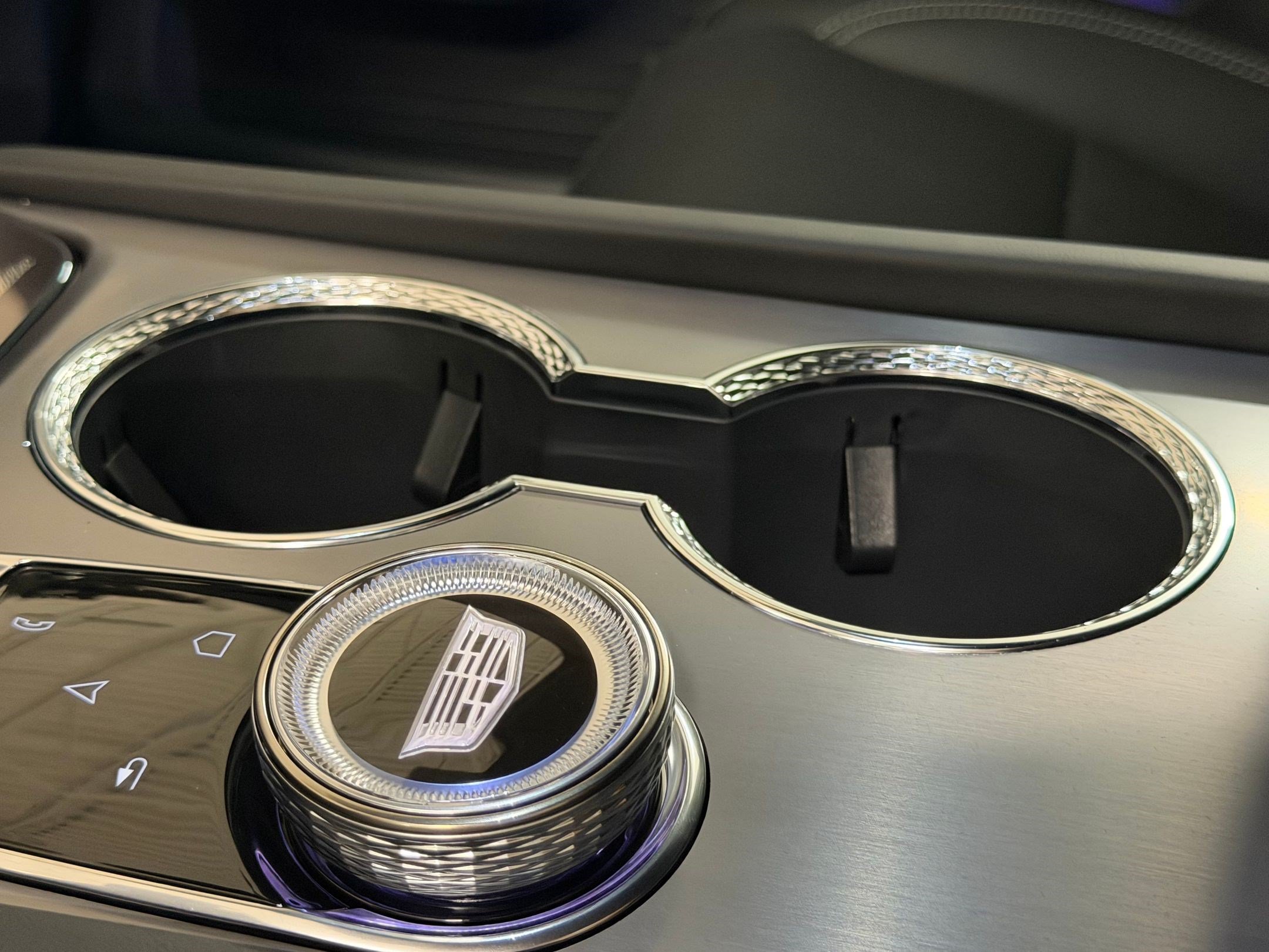 New 2027 Cadillac Vistiq Luxury AWD/4WD image 16