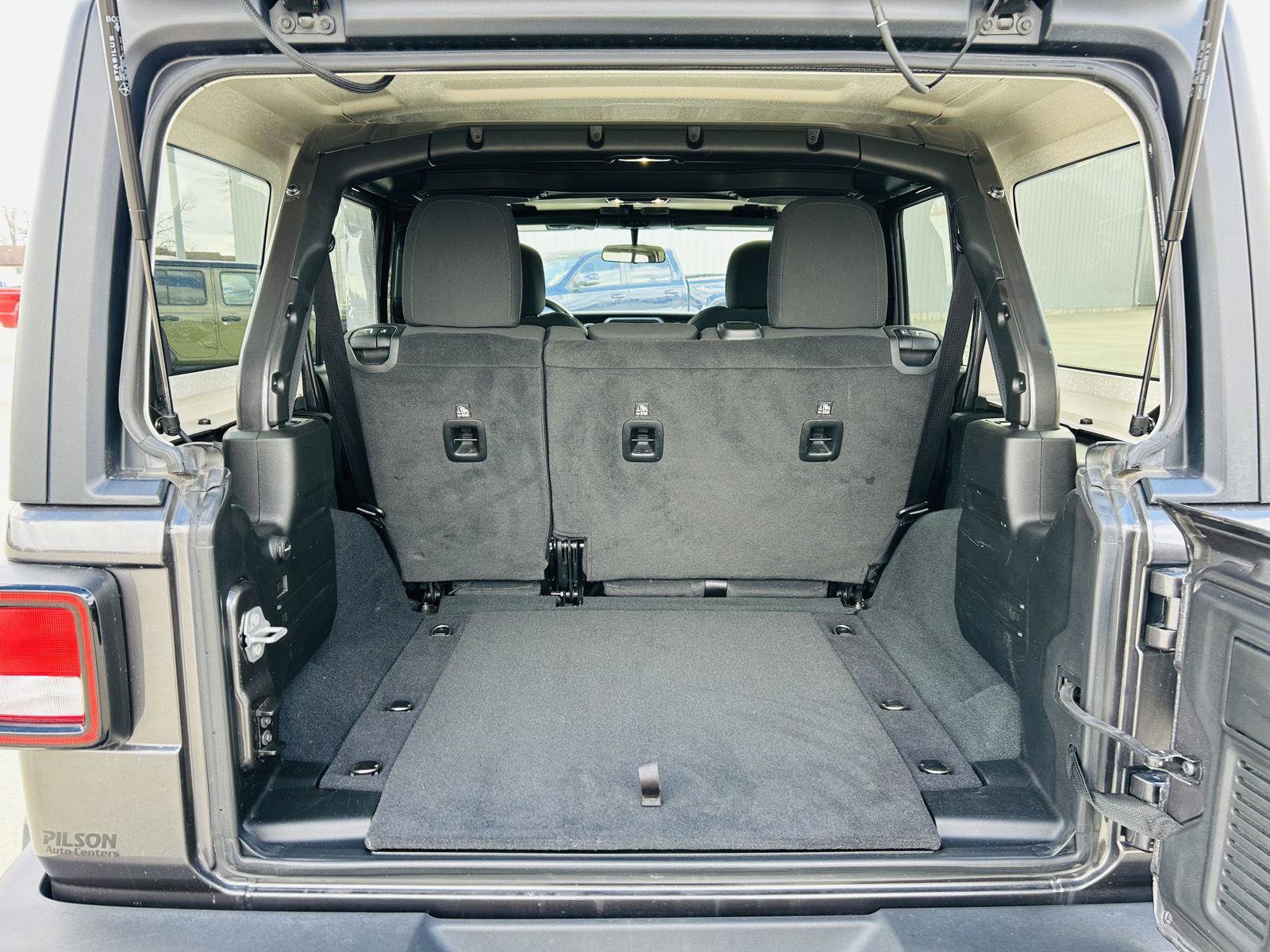 Used 2022 Jeep Wrangler Unlimited Sport image 23