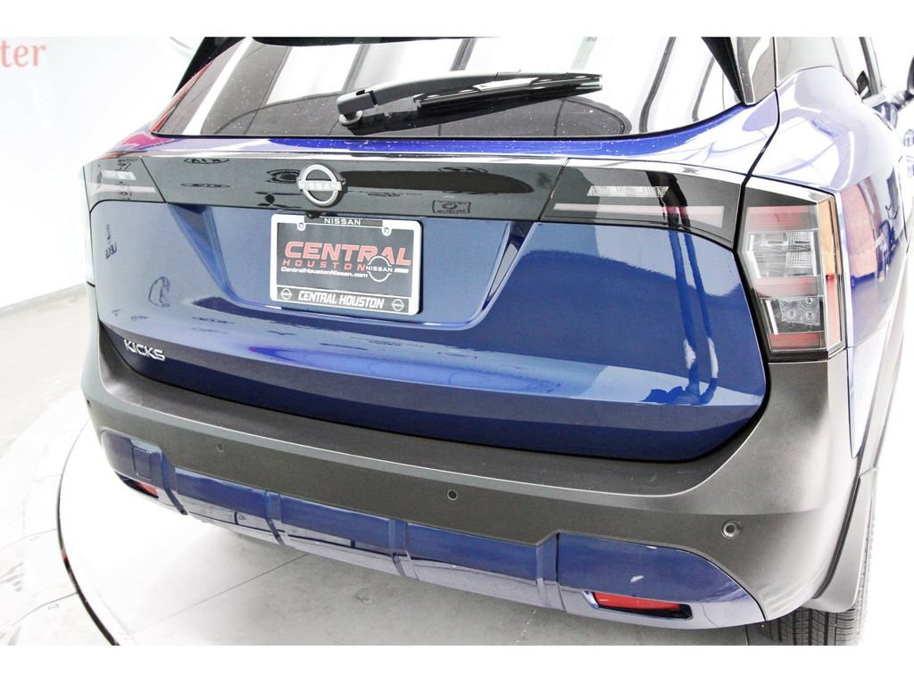 Used 2026 Nissan Kicks SV FWD image 7