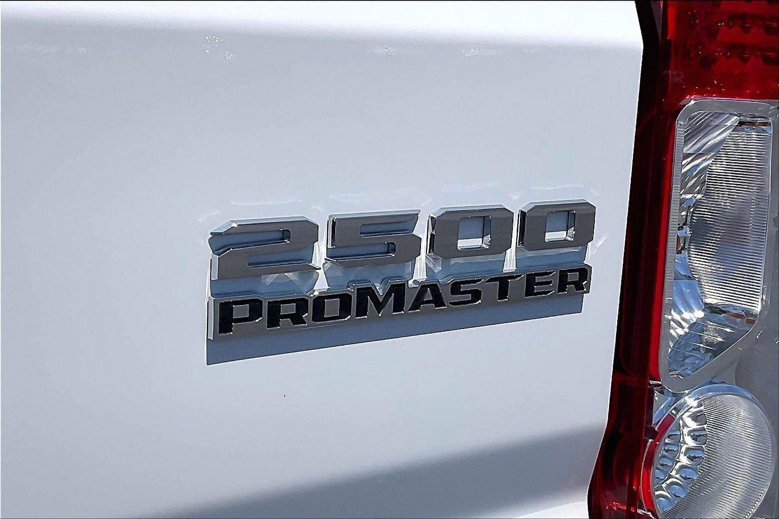 Used 2025 RAM ProMaster 2500 w/ Convenience Group FWD image 10