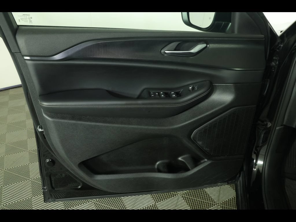 Certified 2023 Jeep Grand Cherokee L Laredo w/ Luxury Tech Group I AWD/4WD image 21