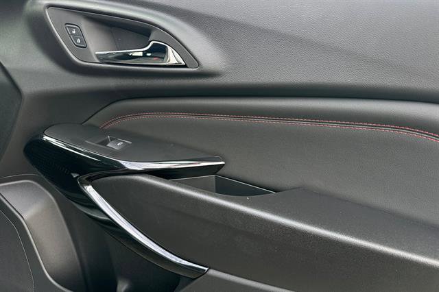 New 2026 Chevrolet Trax RS w/ Sunroof Package image 18