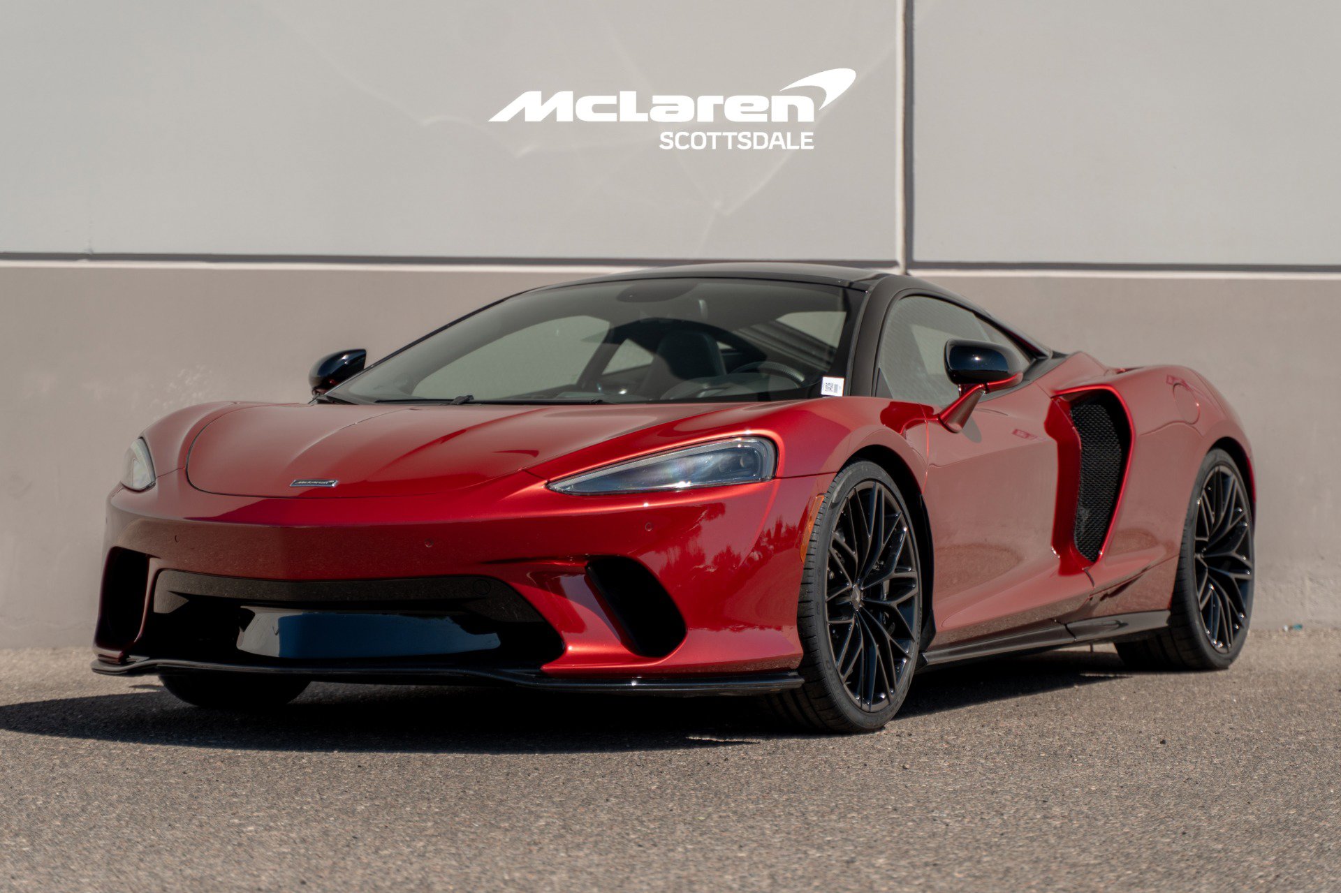 Used 2023 McLaren GT RWD image 3