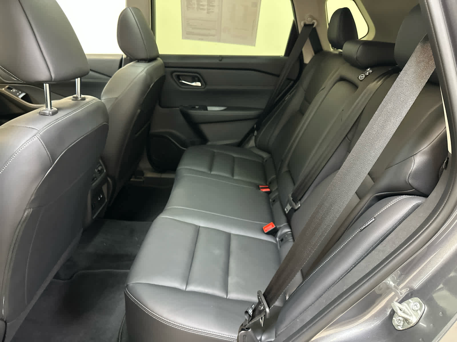 Certified 2025 Nissan Rogue SL w/ Tech Package image 19
