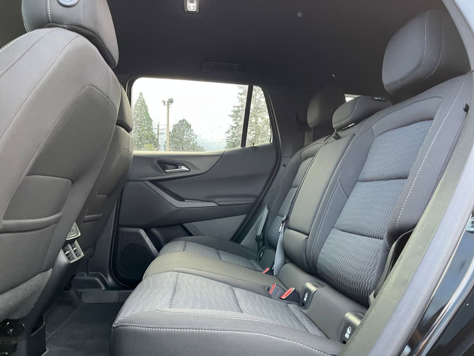 Used 2025 Chevrolet Equinox LT image 25