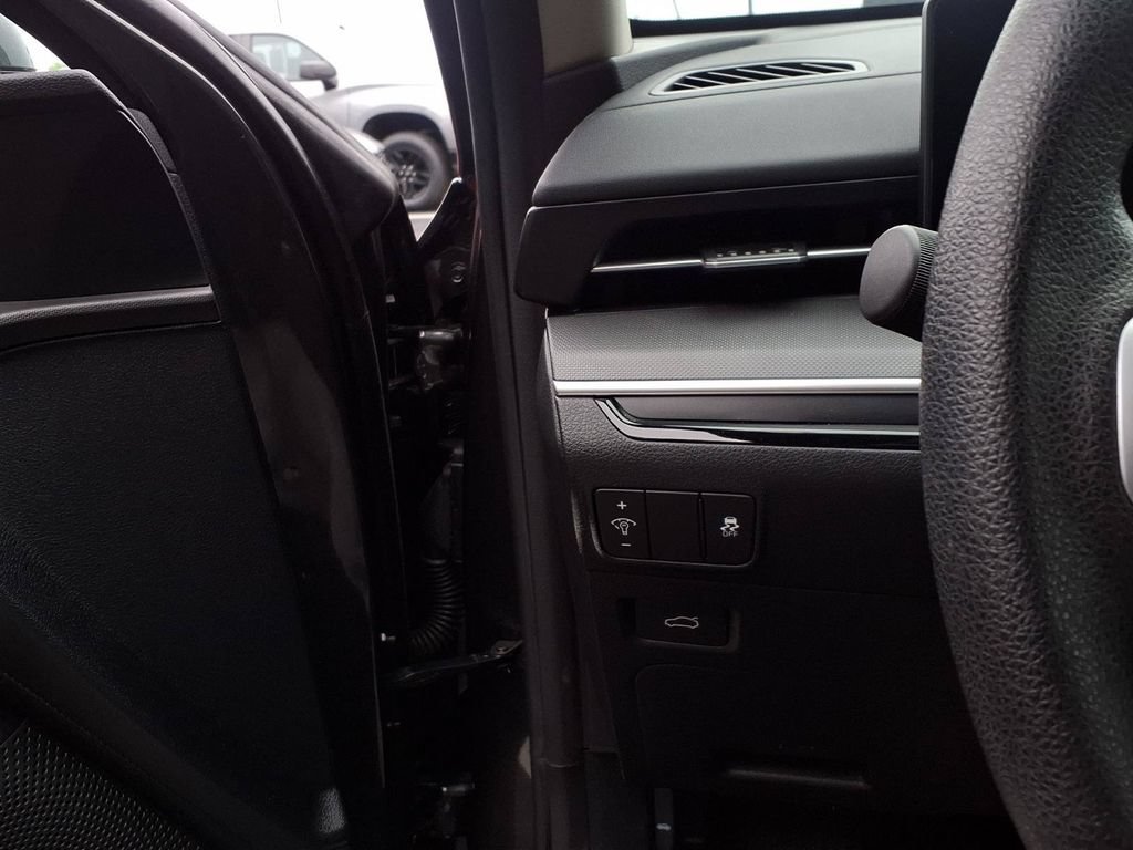Used 2025 Kia K5 LXS FWD image 13