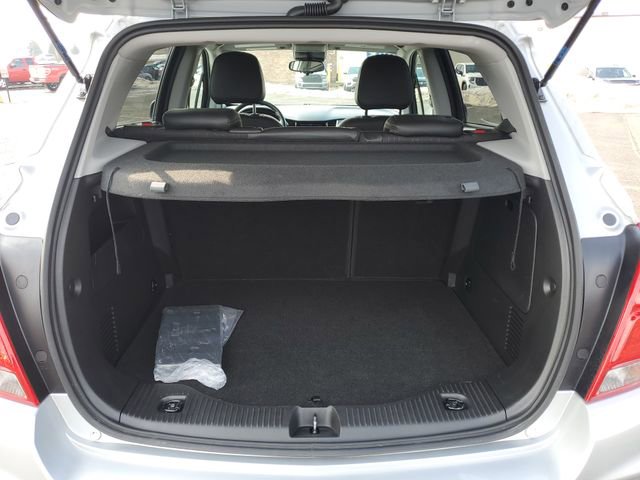 Used 2022 Chevrolet Trax LT w/ LT Convenience Package image 24