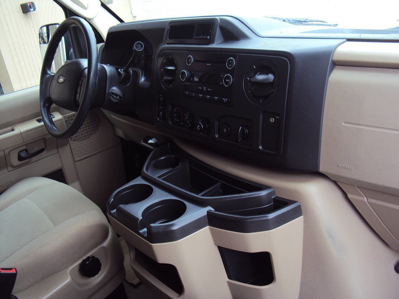 Used 2011 Ford E-150 and Econoline 150 Wagon image 14