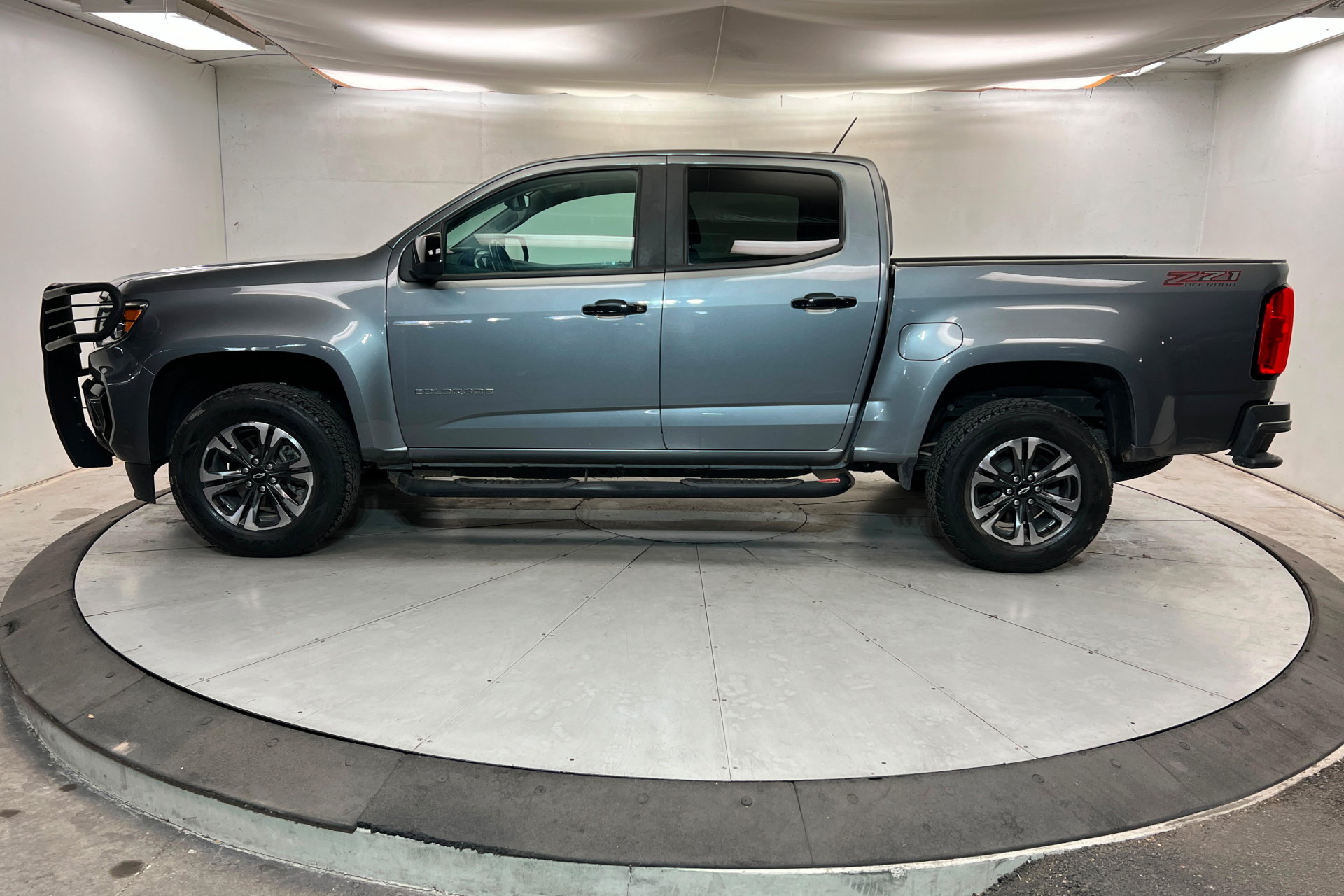 Used 2021 Chevrolet Colorado Z71 w/ Safety Package AWD/4WD image 2
