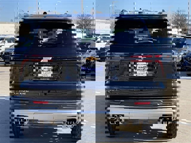 Used 2025 Chevrolet Traverse LT image 5