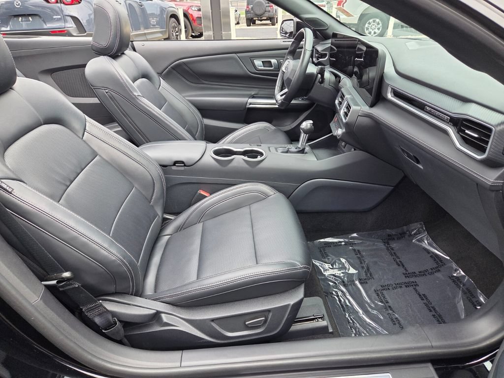 Used 2025 Ford Mustang Premium RWD image 12