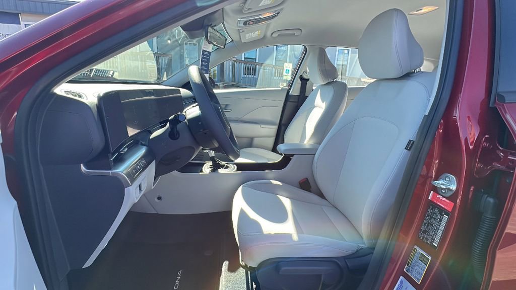 Certified 2024 Hyundai Kona SE image 6
