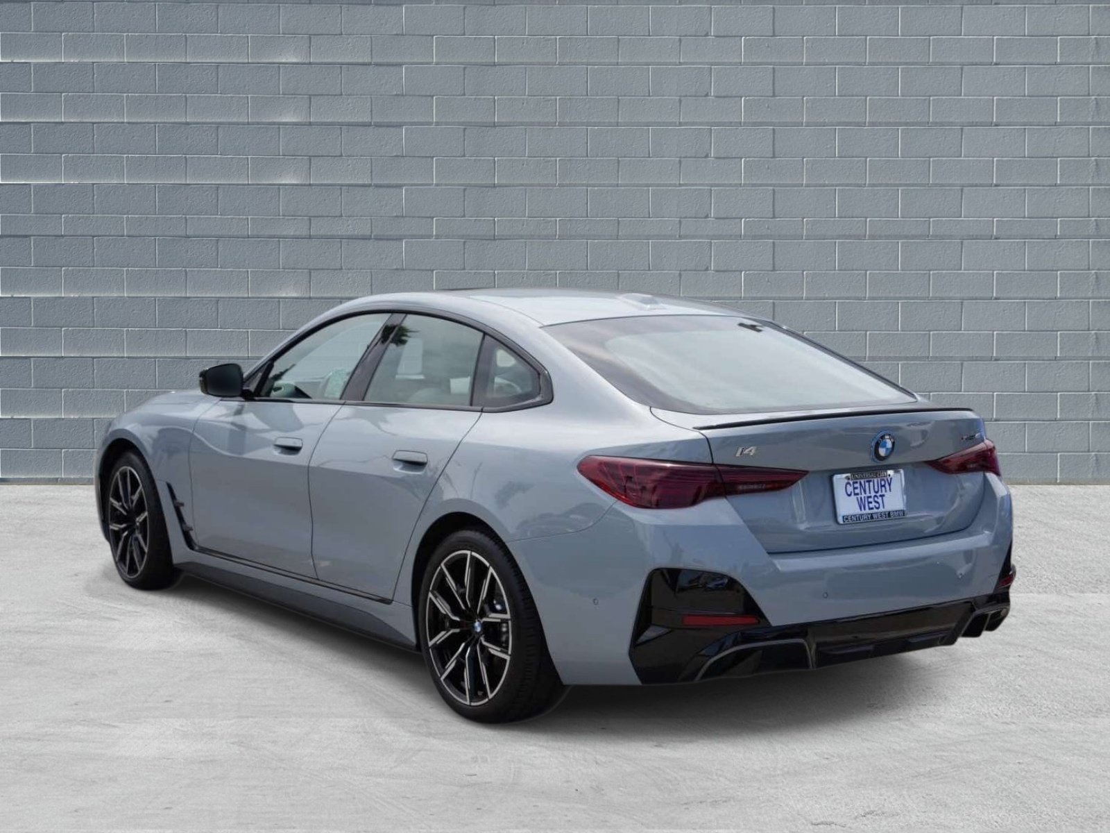 Used 2025 BMW i4 xDrive40i w/ M Sport Package AWD/4WD image 3