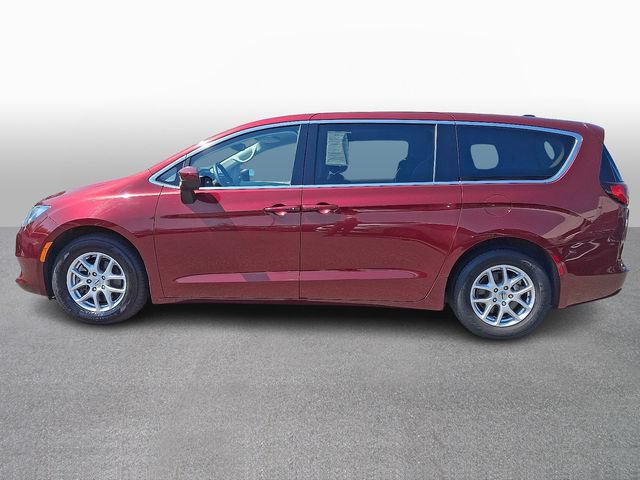 Used 2023 Chrysler Voyager LX FWD image 7