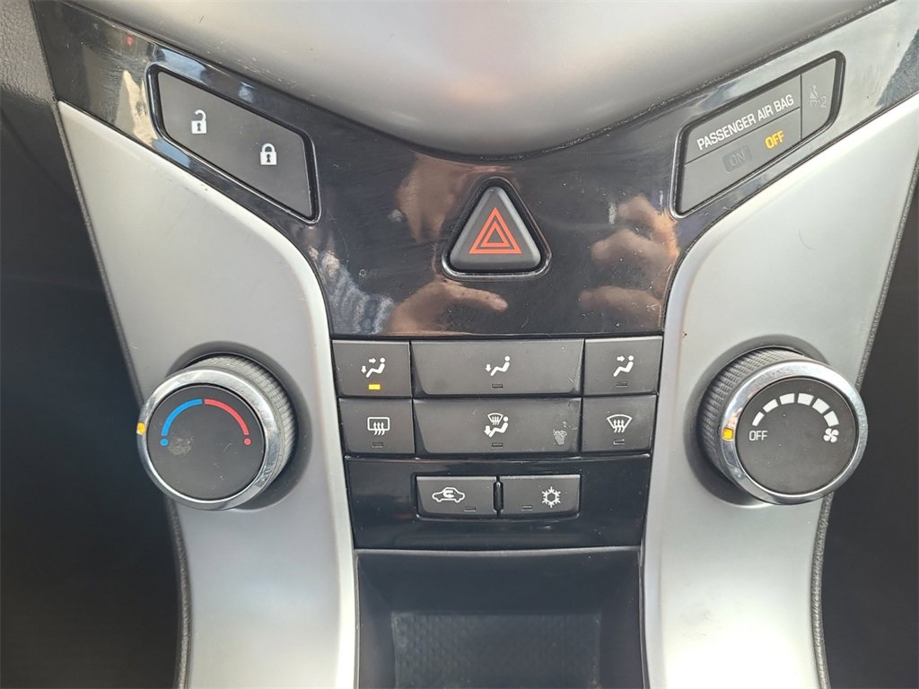 Used 2014 Chevrolet Cruze LT w/ All-Star Edition image 24