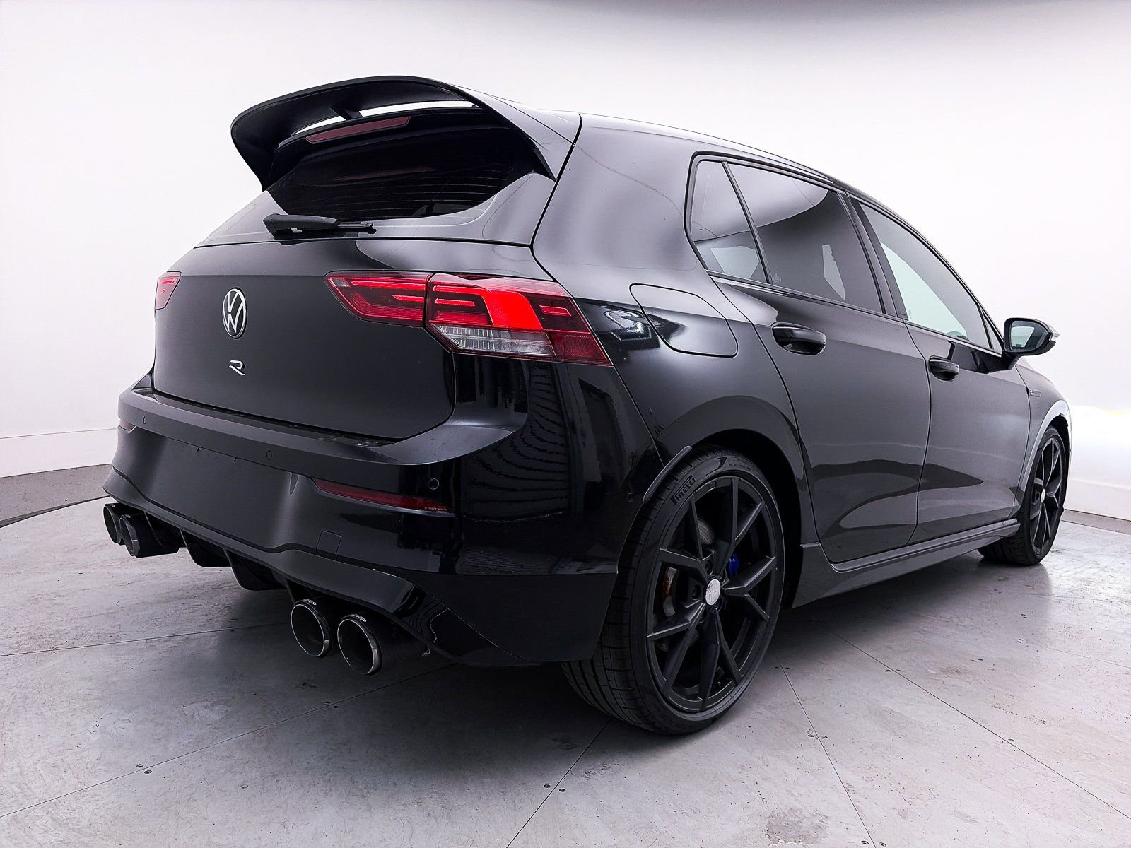 Used 2024 Volkswagen Golf R image 16