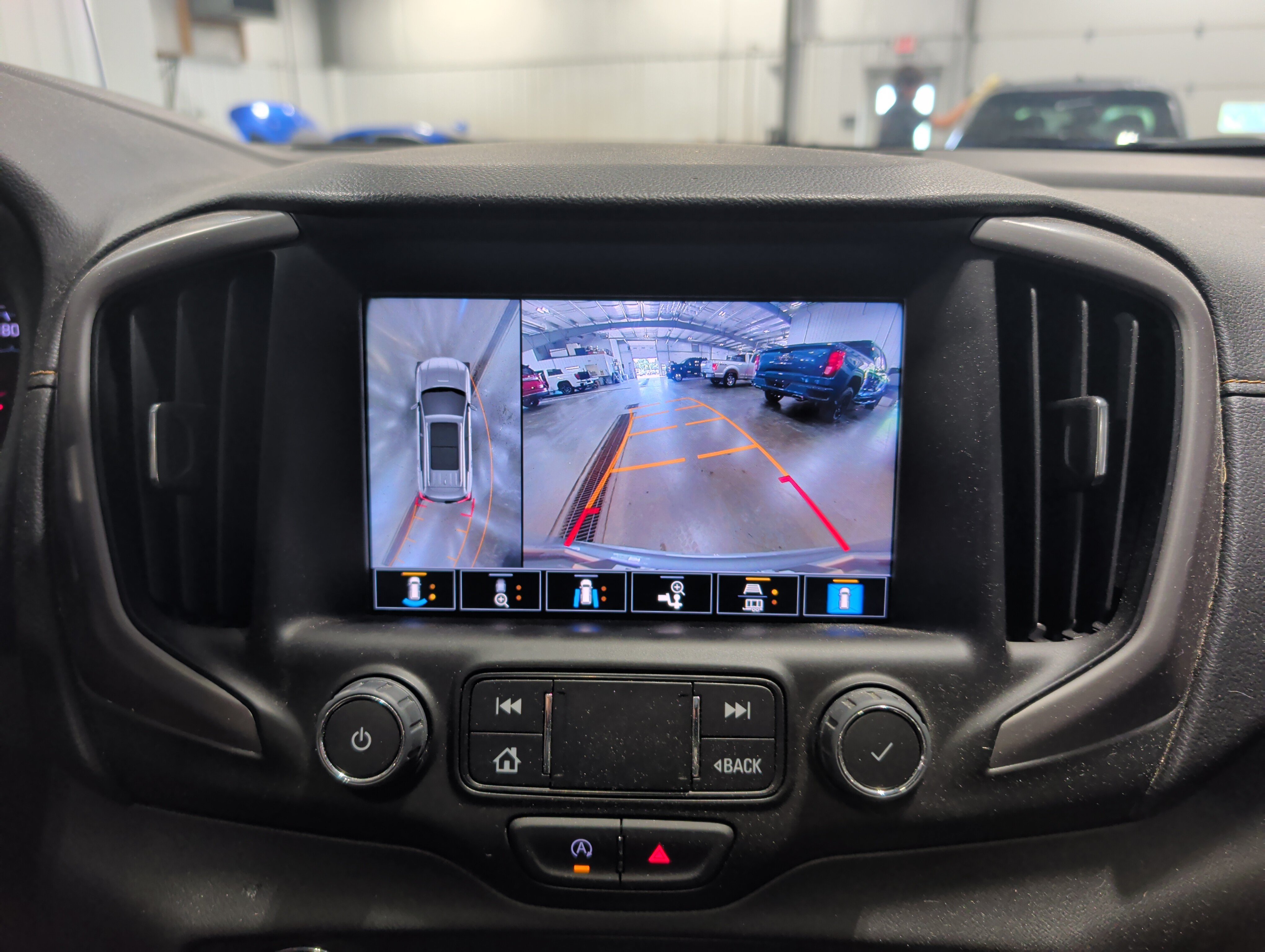 Used 2024 GMC Terrain AT4 w/ Tech Package AWD/4WD image 13