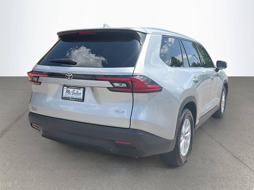 Used 2025 Toyota Grand Highlander FWD image 4