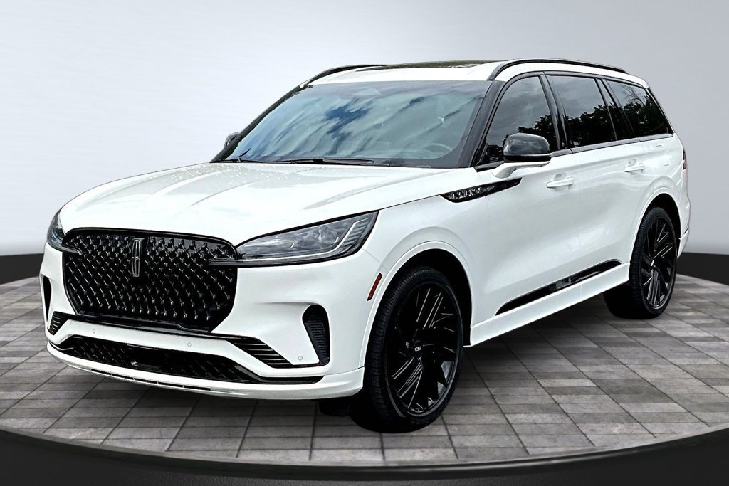 Used 2025 Lincoln Aviator Black Label w/ Jet Appearance Package AWD/4WD image 3