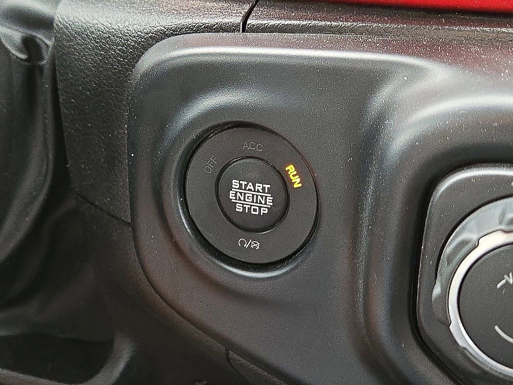 Used 2022 Jeep Wrangler Rubicon AWD/4WD image 32
