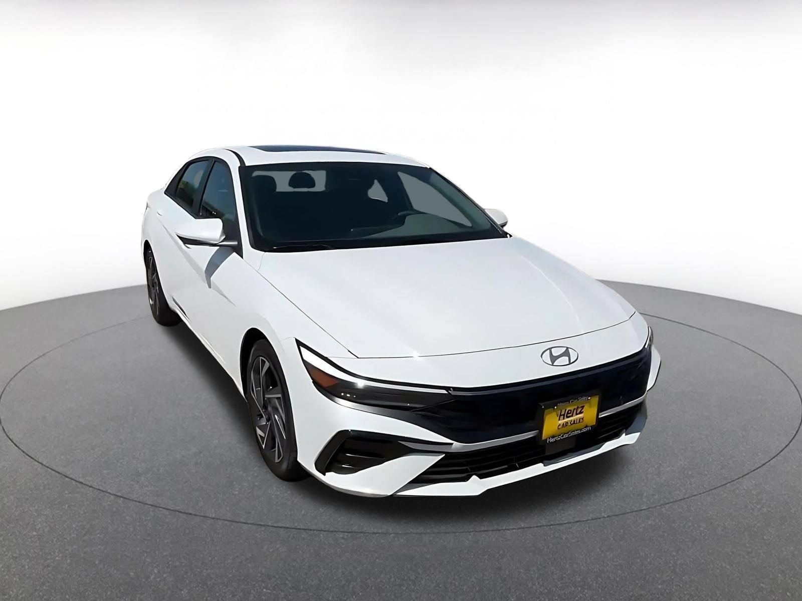 Used 2025 Hyundai Elantra SEL FWD image 3