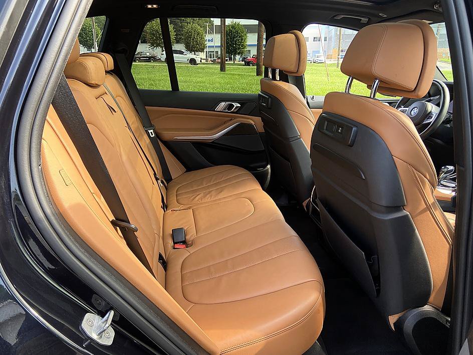 Used 2019 BMW X5 xDrive40i w/ M Sport Package AWD/4WD image 15