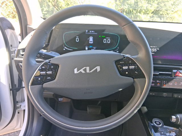 Used 2023 Kia Niro EX FWD image 15