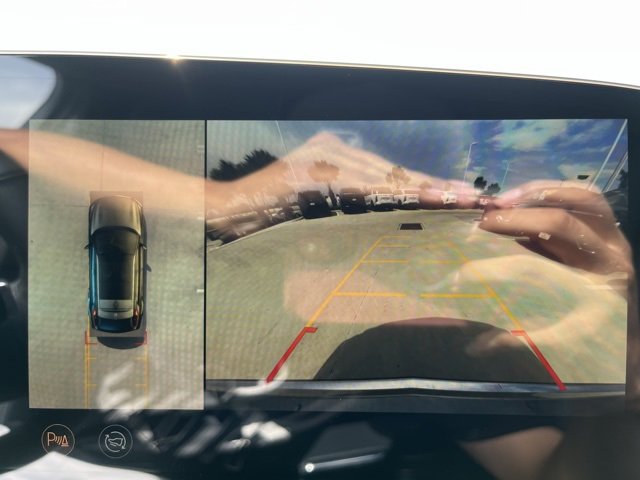 New 2025 Cadillac Lyriq Luxury image 9