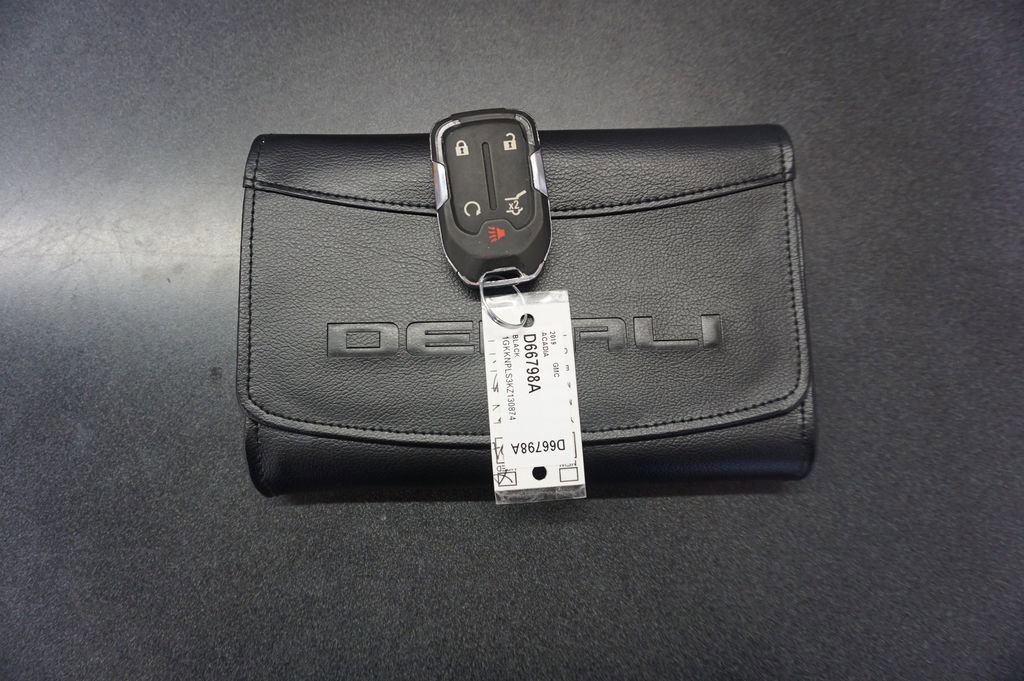 Used 2019 GMC Acadia Denali w/ Technology Package FWD image 19