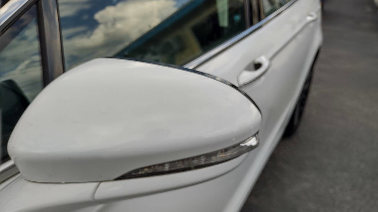 Used 2016 Ford Fusion SE w/ Equipment Group 202A image 10
