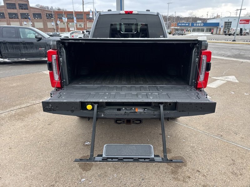 Used 2023 Ford F350 Platinum image 12