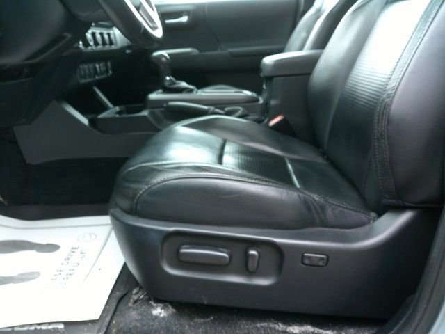 Used 2021 Toyota Tacoma TRD Sport w/ TRD Premium Sport Package image 27