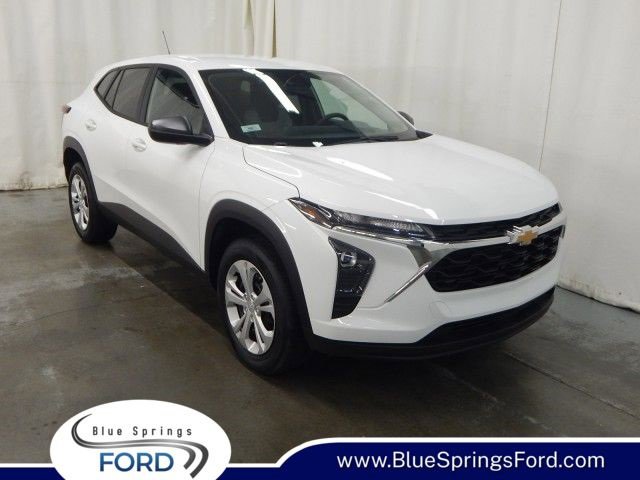 Used 2025 Chevrolet Trax LS