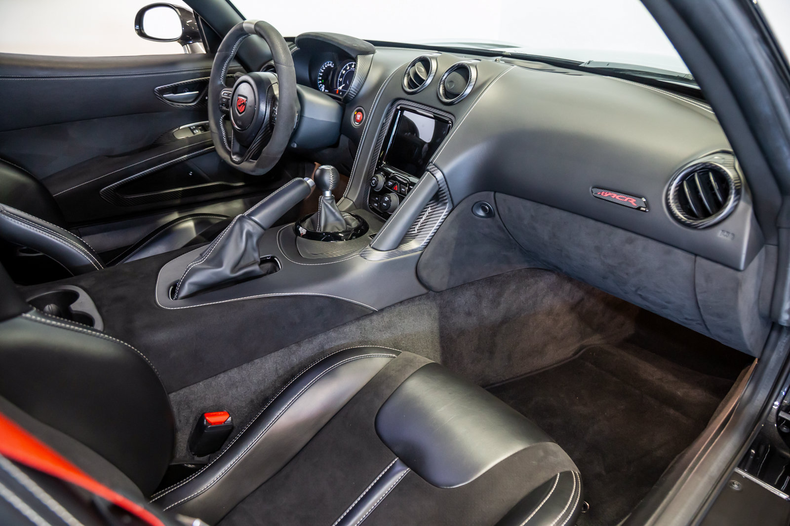 Used 2016 Dodge Viper ACR w/ Exterior Carbon Fiber Package RWD image 29