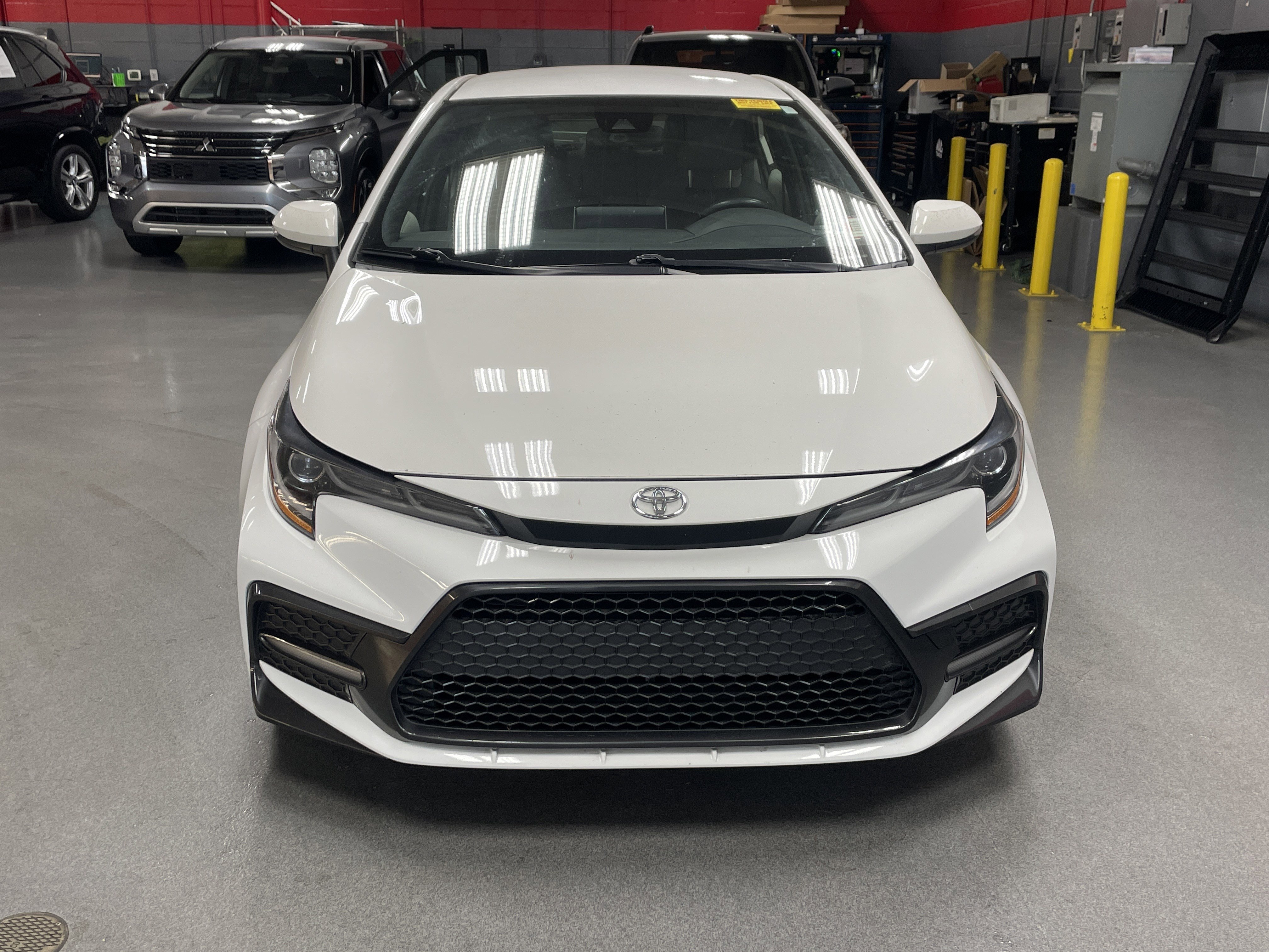 Used 2020 Toyota Corolla SE image 3