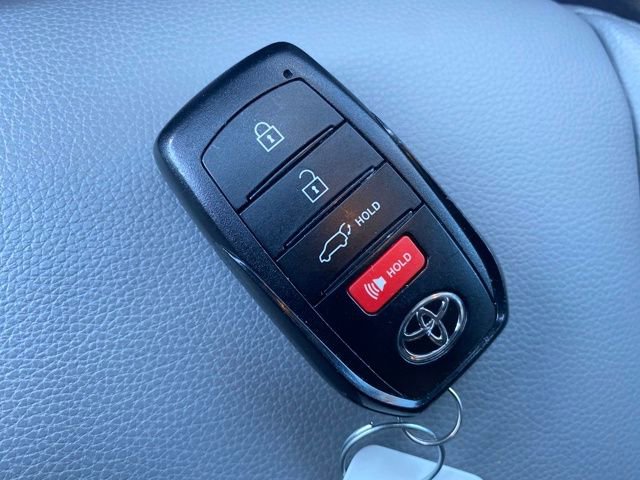 Used 2024 Toyota Highlander XLE image 23