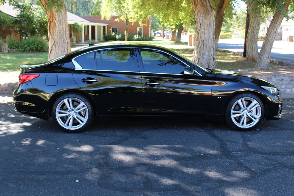 Used 2014 INFINITI Q50 w/ Deluxe Touring Package RWD image 3