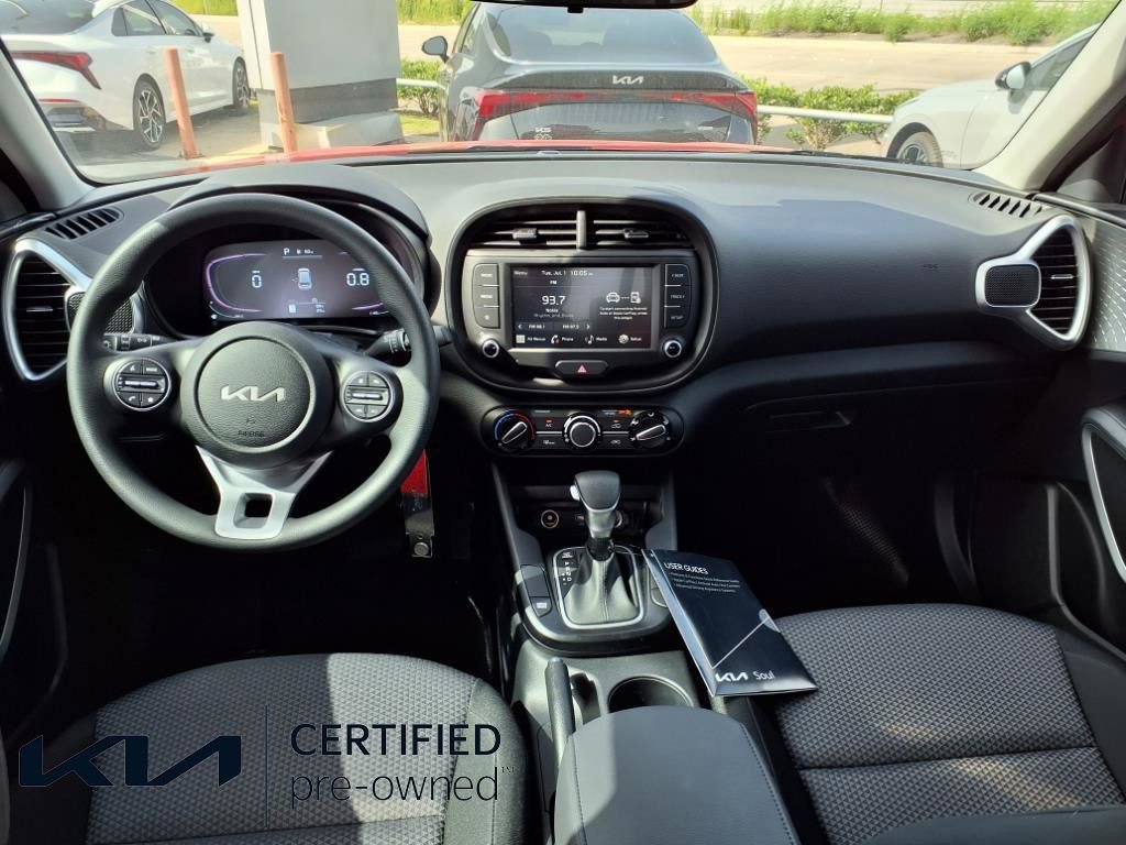 Used 2025 Kia Soul LX w/ LX Technology Package image 3