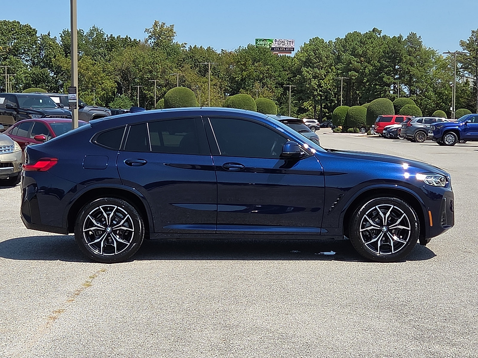 Used 2025 BMW X4 xDrive30i w/ Premium Package AWD/4WD image 6