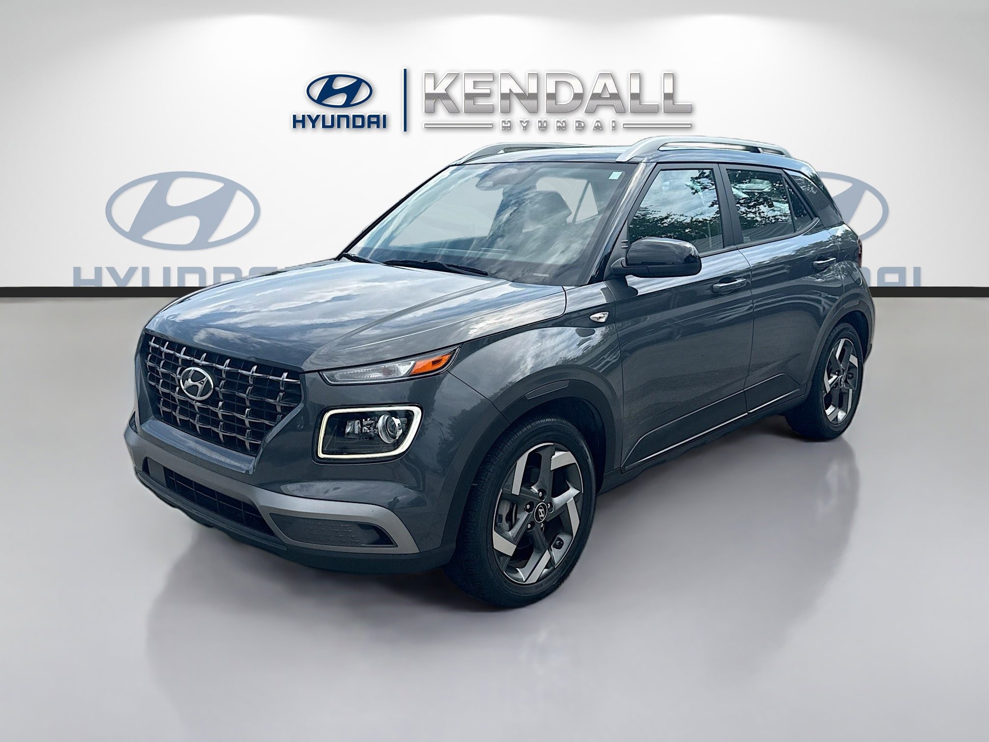 Used 2023 Hyundai Venue Limited w/ Cargo Package FWD image 34