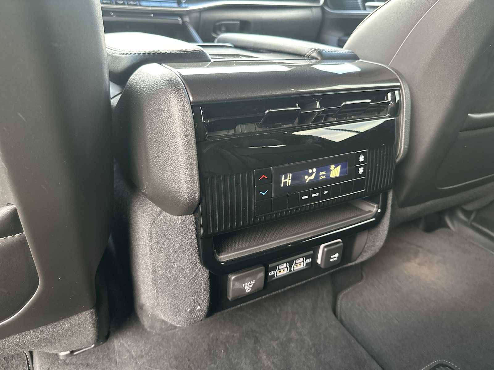 Used 2023 Jeep Wagoneer 4WD image 21