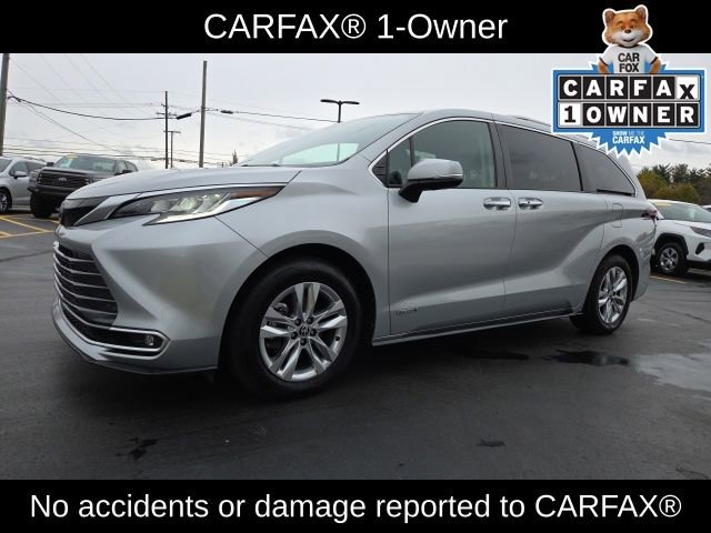 Used 2021 Toyota Sienna Limited image 3