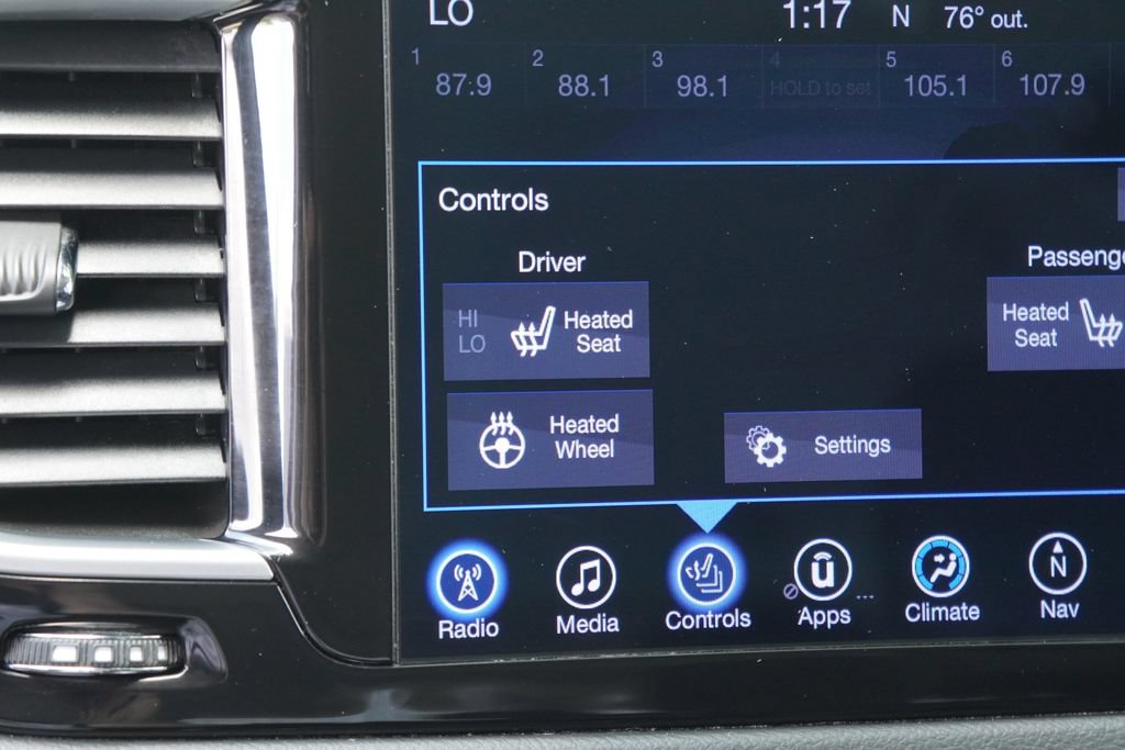 Used 2017 Chrysler Pacifica Touring-L Plus w/ Tire & Wheel Group FWD image 27