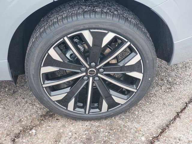 New 2026 Volvo XC60 B5 Ultra w/ Protection Package Premier image 7