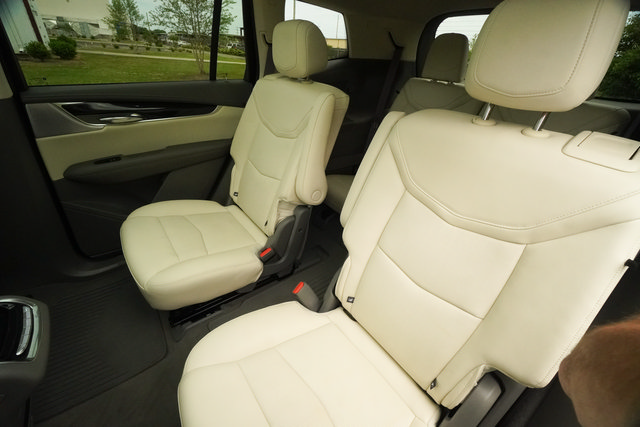 Used 2024 Cadillac XT6 Premium Luxury w/ Technology Package FWD image 27